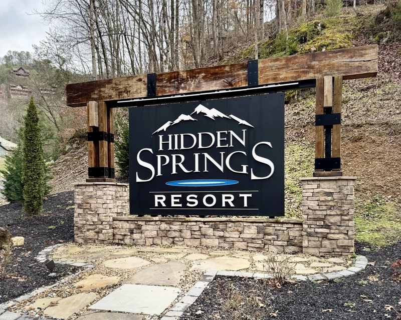 Cabin is located at the beautiful gated Hidden Springs Resort with indoor heated resort pool which is open year round!!!