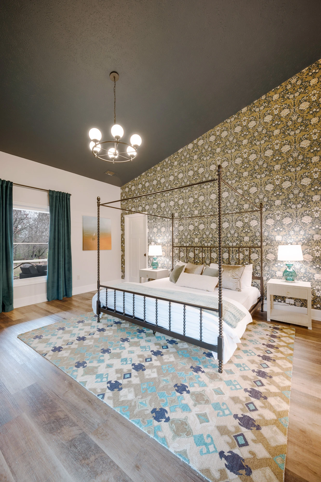 Property image, Interior, of Bluff Mountain Inn