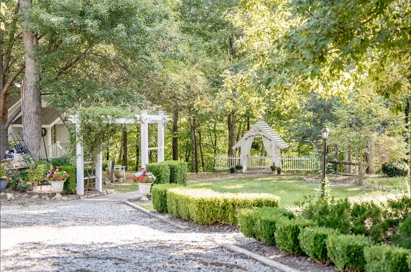 Property image, Interior, of Bluff Mountain Inn