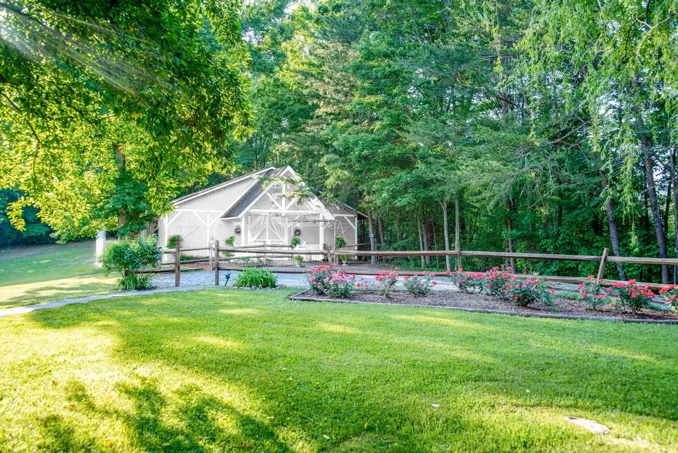 Property image, Interior, of Bluff Mountain Inn