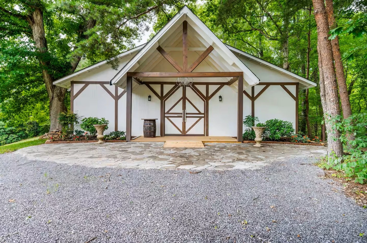 Property image, Interior, of Bluff Mountain Inn