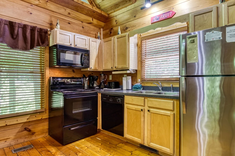 Full Kitchen 1 Bedroom Pigeon Forge Cabin Rentals Naughty Pines