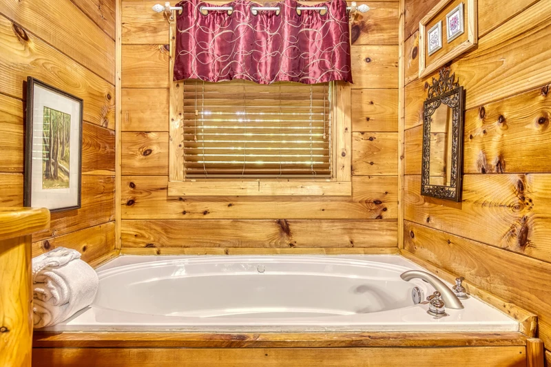 Large Jetted tub honey moon rental Cabin Naughty Pines