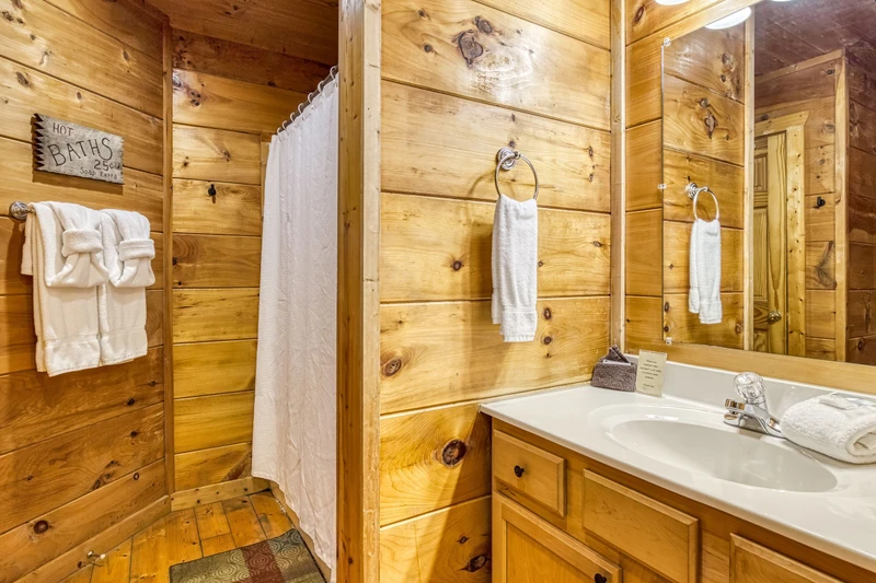 Full Bath in Naughty Pines Cabin Rental