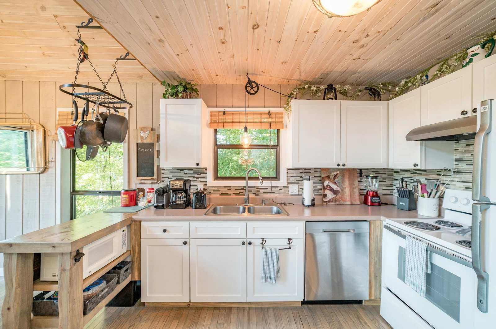 Property image, Interior, of Sunshine Cabin