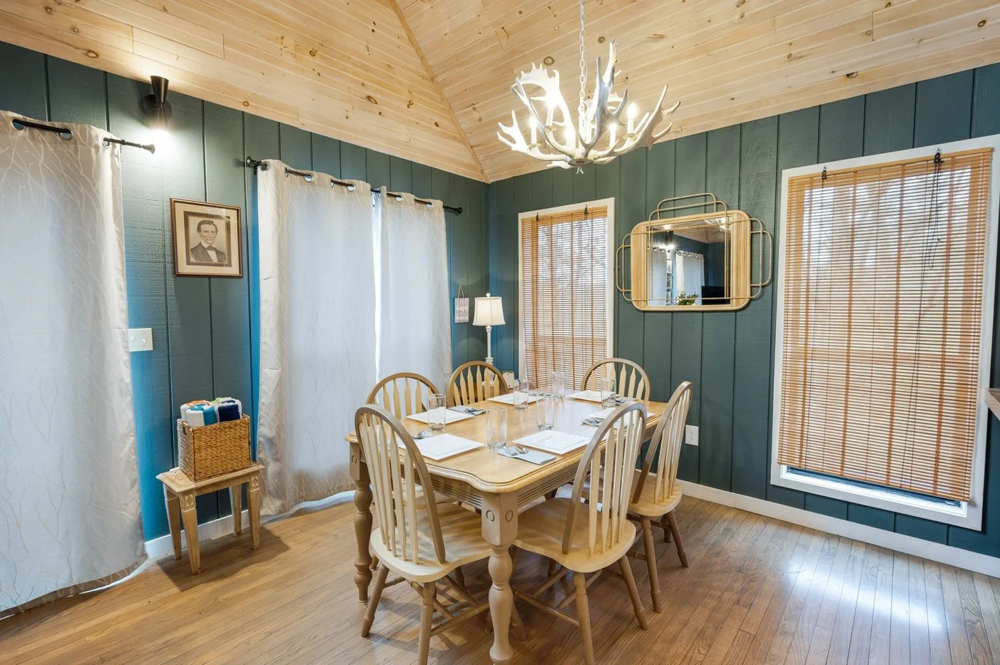 Property image, Interior, of Sunshine Cabin