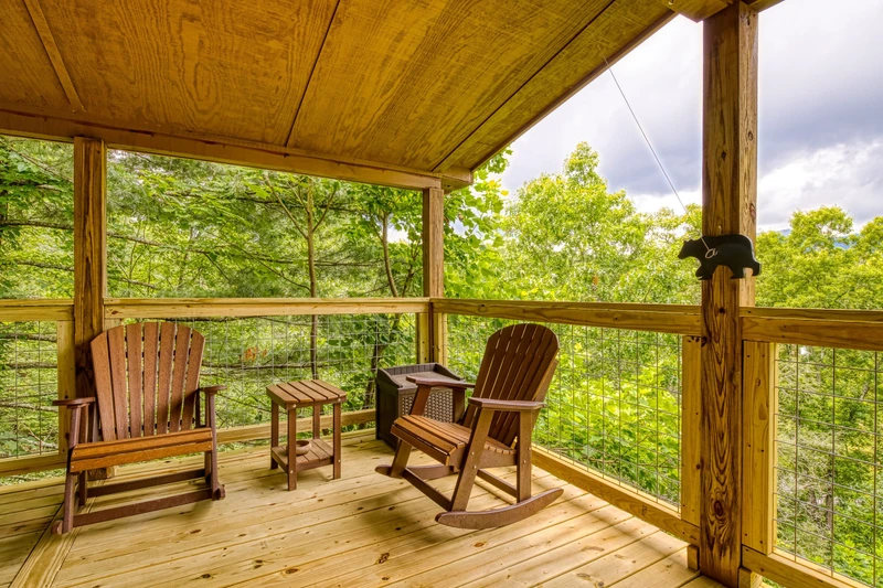 Bearadise Mountain Lodge rocking chairs on main level covered back deck