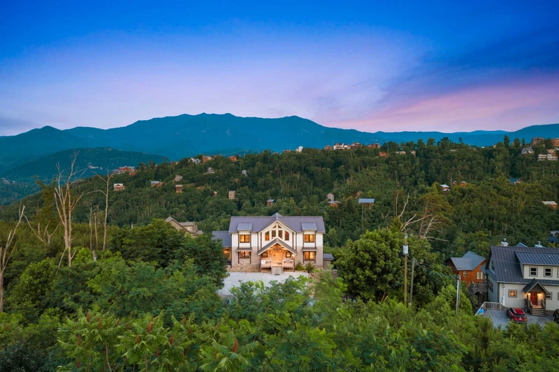173471800