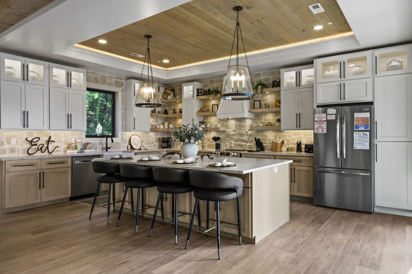 SPLASHIN' ON TOP OF THE WORLD