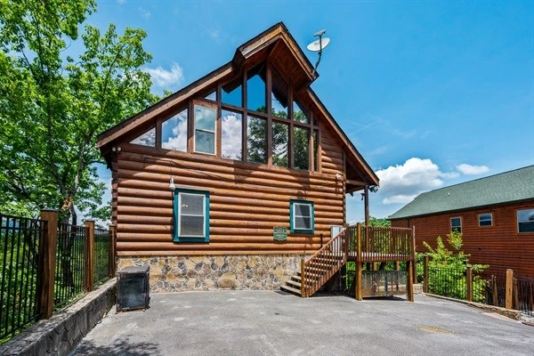 Lazybear Lodge