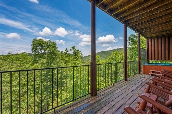 Lazybear Lodge