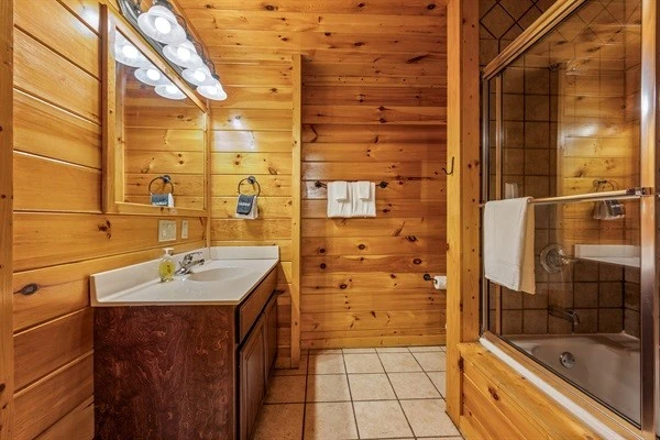 Lazybear Lodge