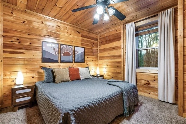 Lazybear Lodge