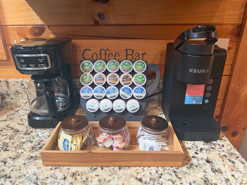Dolly Bear Pool Cabin