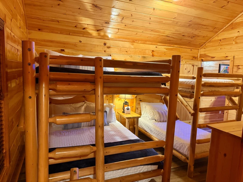 Dolly Bear Pool Cabin
