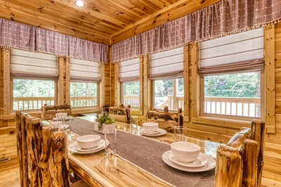 Woodness Gracious dining area