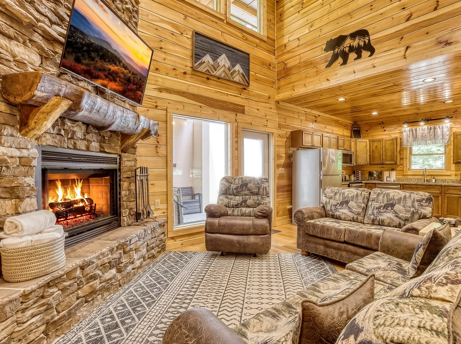 Woodness Gracious living room with 56 inch TV