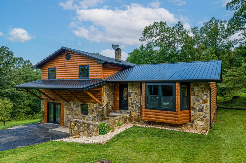 A relaxing cabin rental in the Tennessee Smoky Mountains.