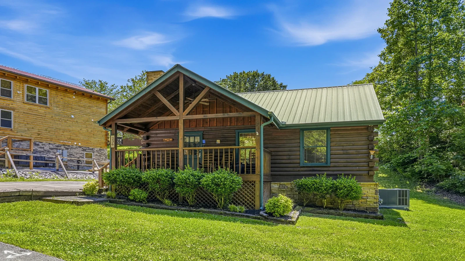 American Gem cabin rental in the Tennessee Smoky Mountains.