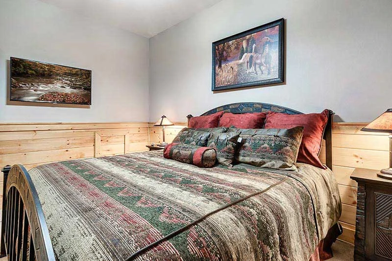 Well decorated relaxing bedroom. 
