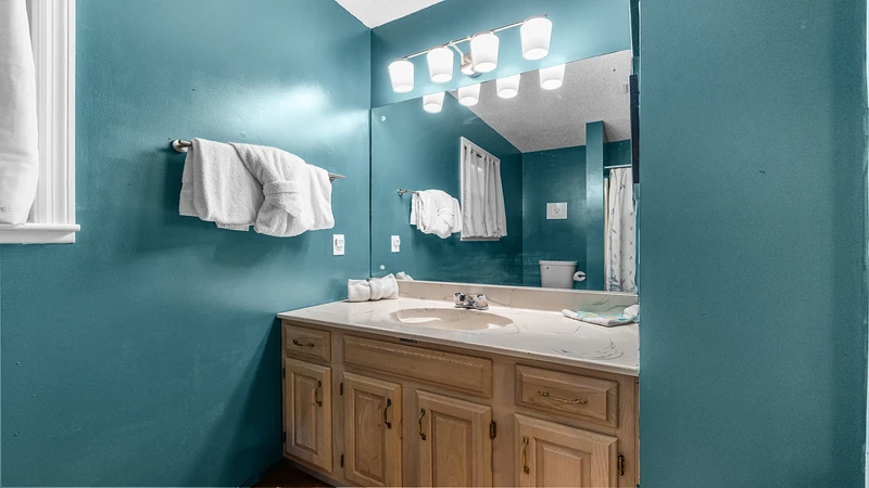 Plenty of space to get ready in your chalet's first bath.