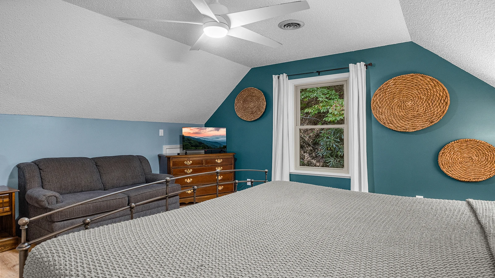 Extra seating, great for reading or watching TV.