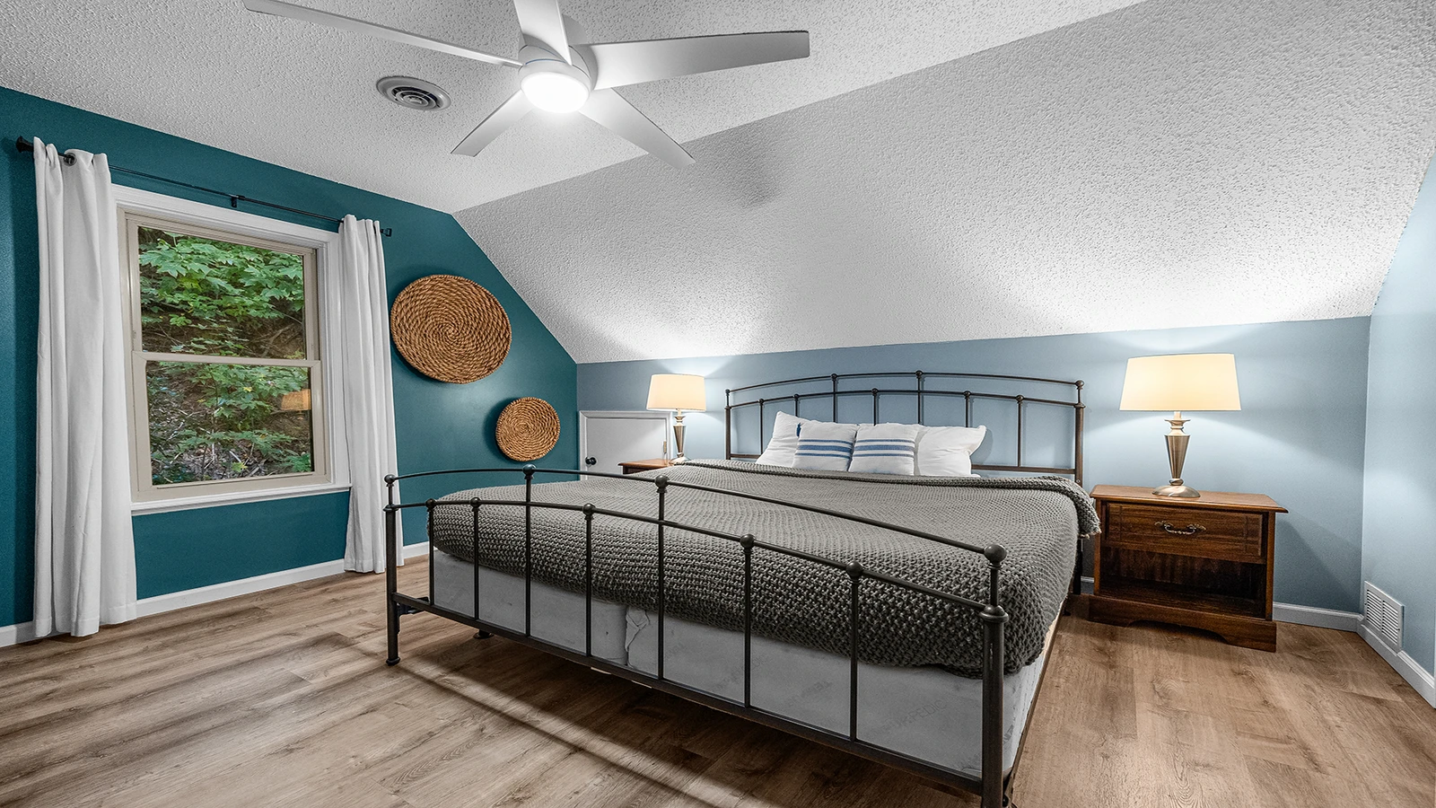 This king bed helps you spread out for a good night's sleep. 