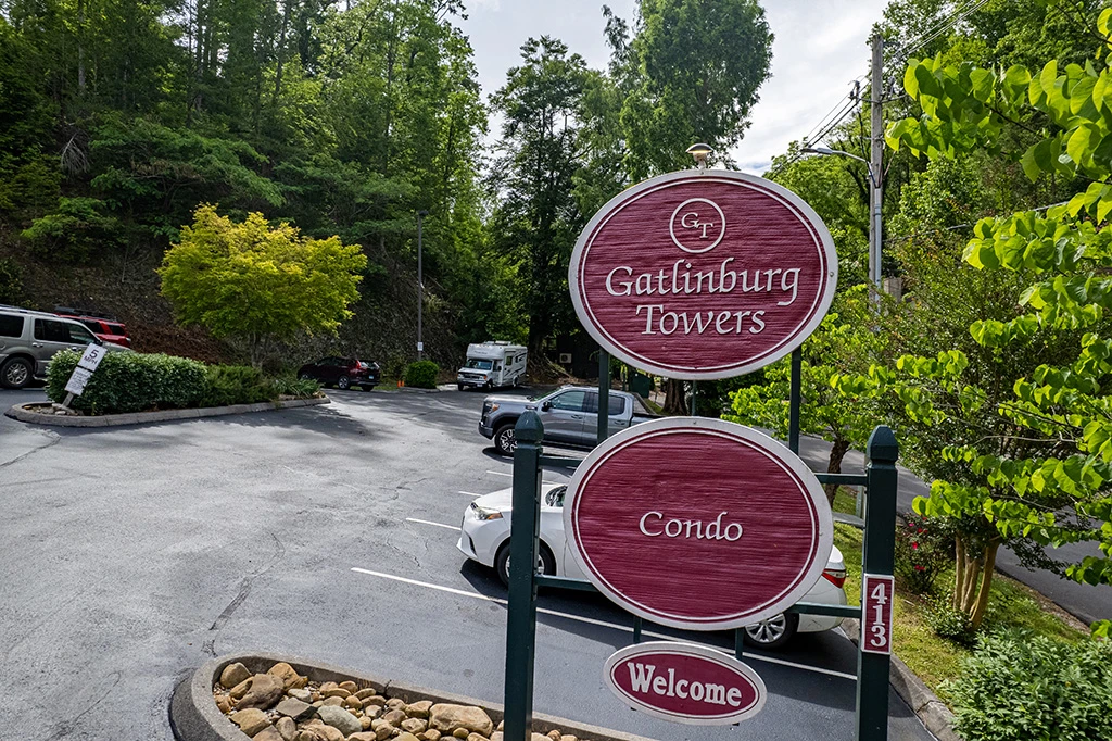 Entrance to Gatlinburg Towers Condos.