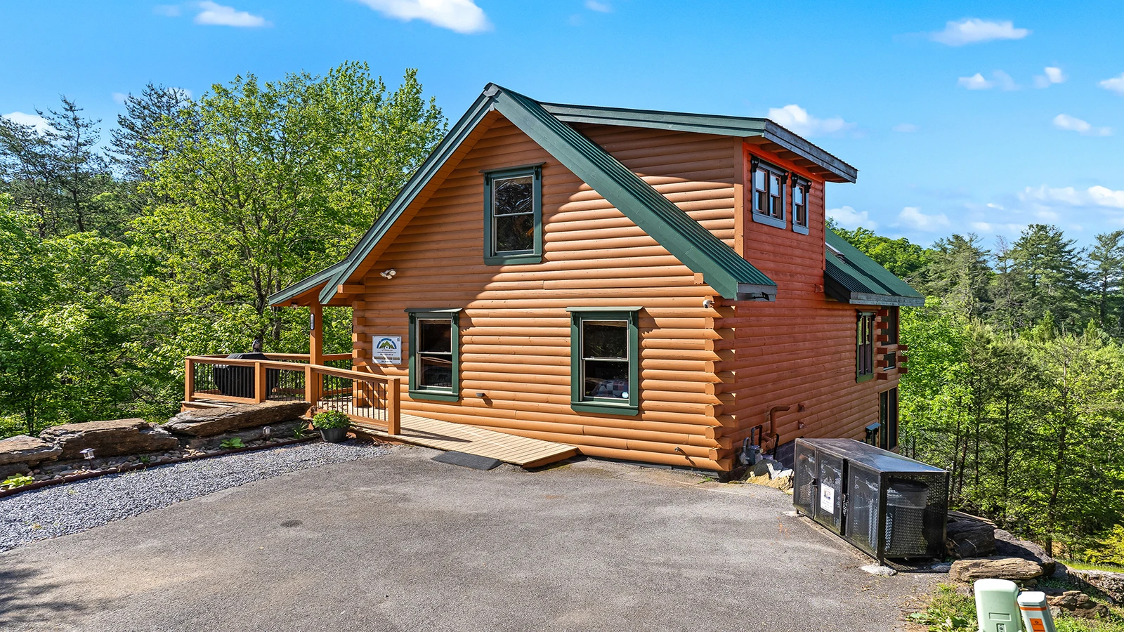 Moonlight Pines Lodge Smoky Mountains cabin exterior.