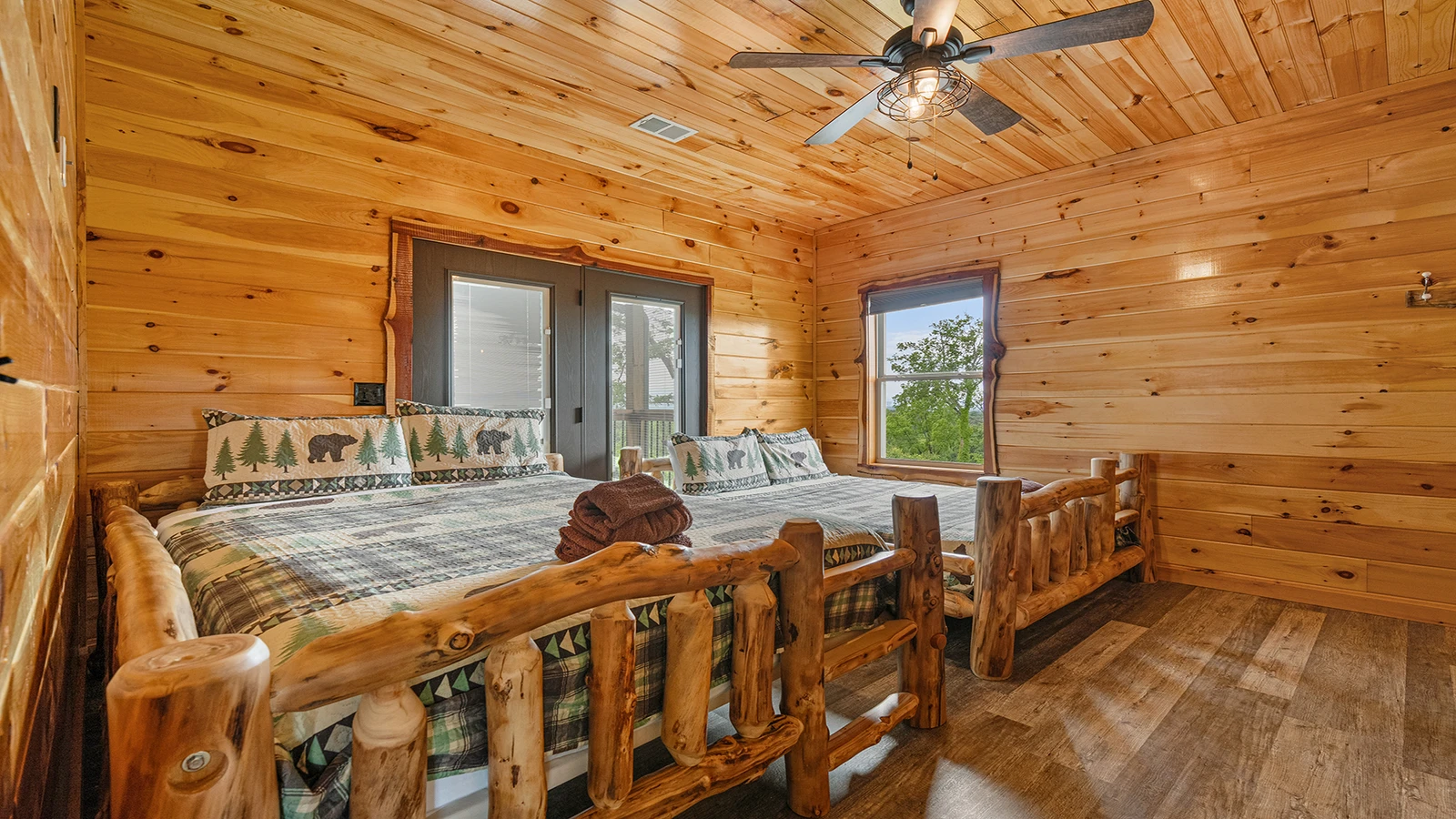 Third bedroom at Morning View cabin.