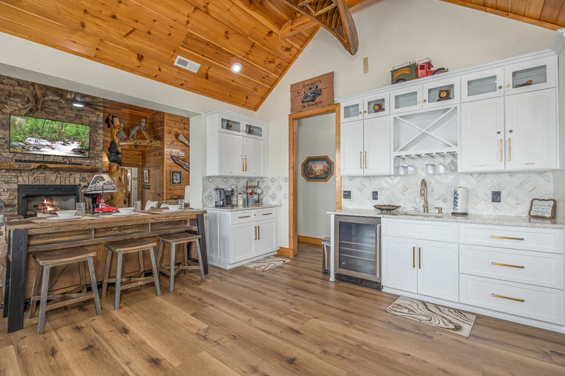 Your Smokies cabin offers plenty of countertop.