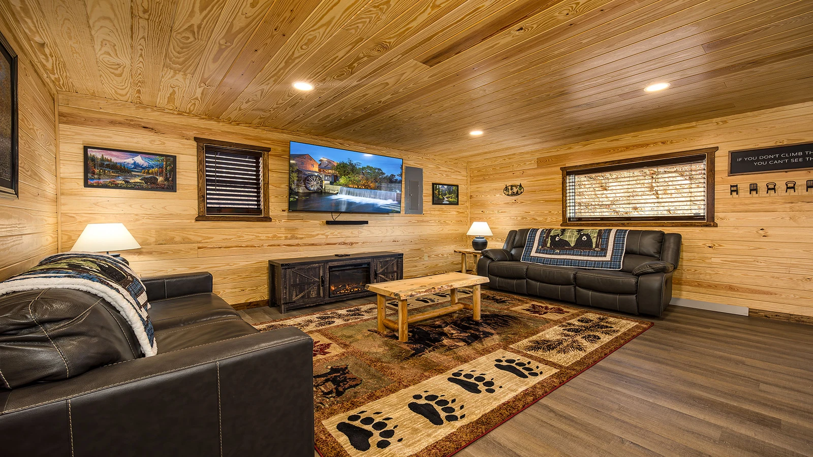 Cabin living room at Mountain Whispers.