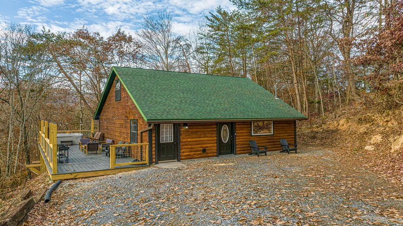 Smoky Mountains cabin rental Mountain Whispers