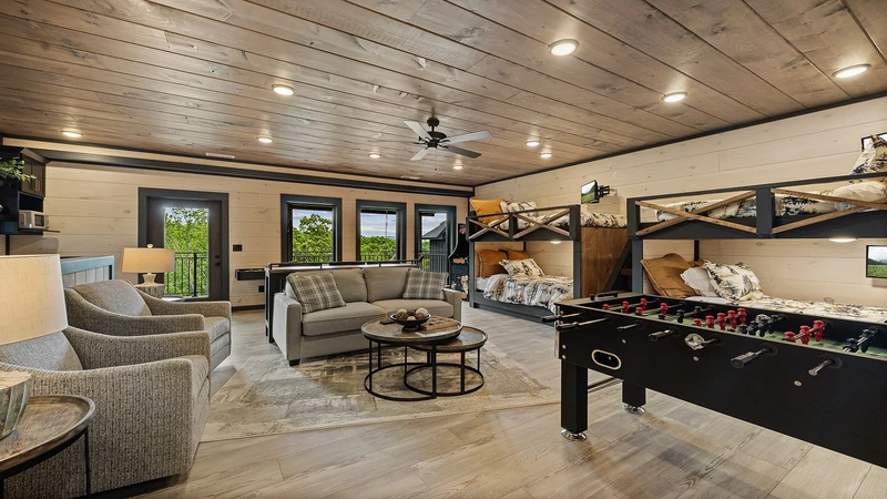 Big Smoky Mountains cabin rental with game room.