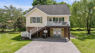 Exterior of your Pigeon Forge vacation cottage near the Little Pigeon River.