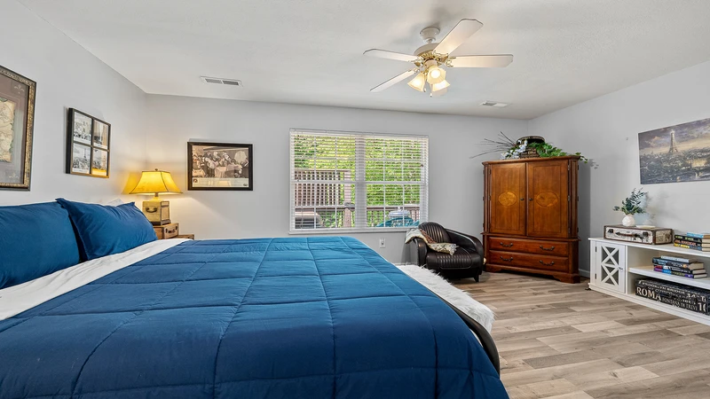 Master bedroom at River Waltz Cottage