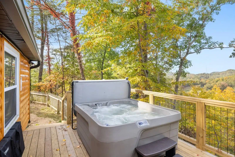 What a great way to enjoy the Smoky Mountains than your cabin's hot tub. 