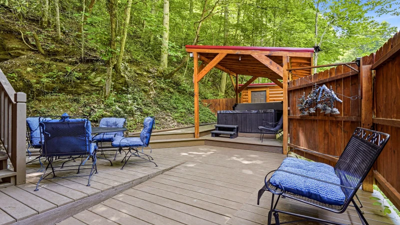 Rocking N Creekside Getaway
