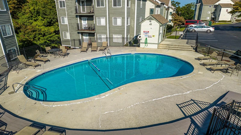 Smoky Mountains Gatlinburg condo outdoor swimming pool.