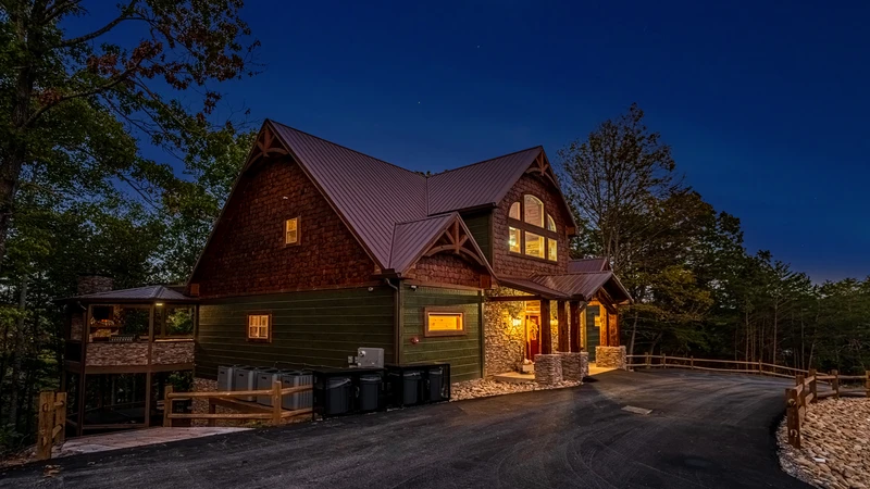 Let the memories of your stay in the Smoky Mountains start with Waterfall Wanderland.