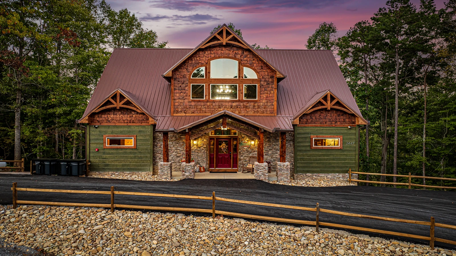 Come enjoy this wonderful 3 bedroom pool cabin in the Smoky Mountains.