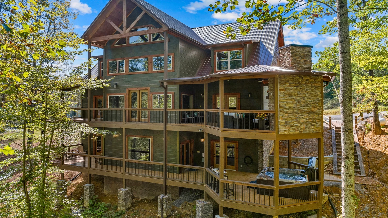 A beautiful large 3 bedroom cabin rental in the Pigeon Forge Smoky Mountains area.