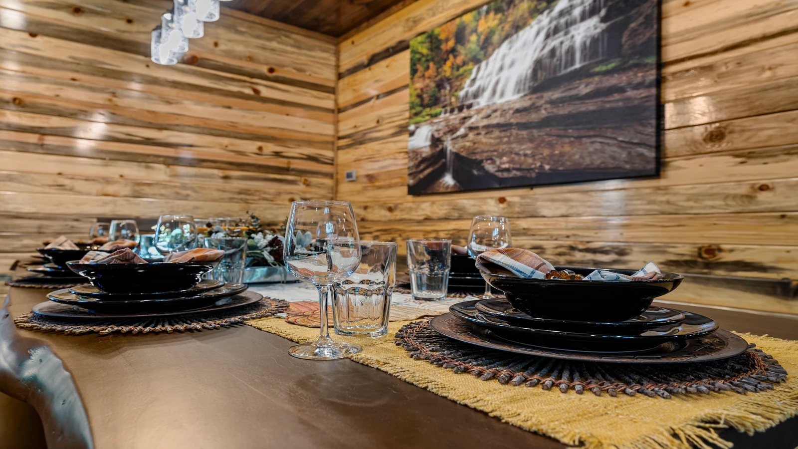 There's plenty of seating room for the family around your cabin's dining table.