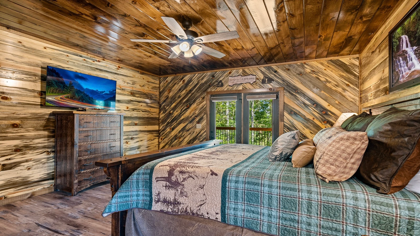 All of your cabin bedrooms feature kin beds, large flat panel TV and ceiling fans.