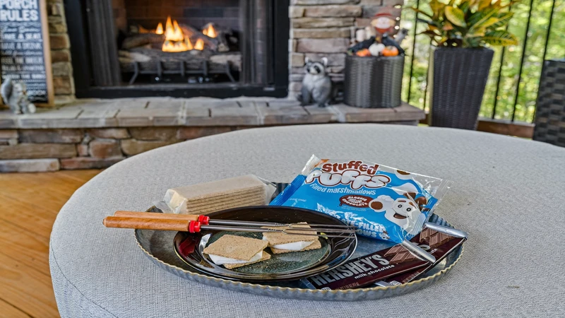 If you love the great outdoors, then this is the way to dine in style. 