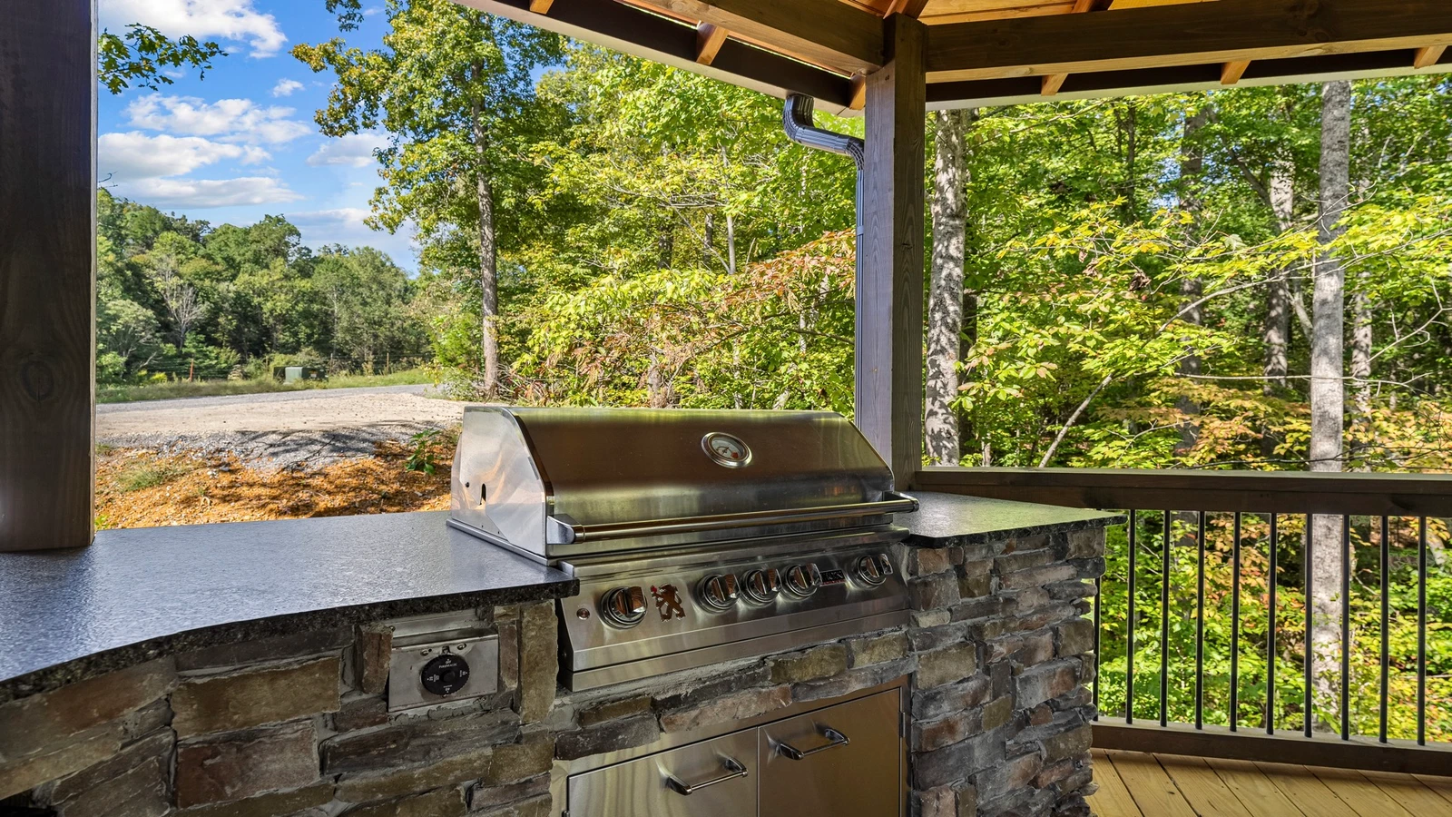 The grill master in your family is going to love cooking on this outdoor kitchen.