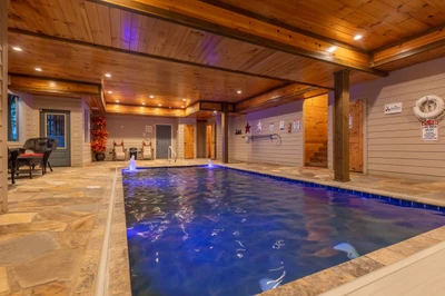 The entire family can enjoy this swimming pool cabin.