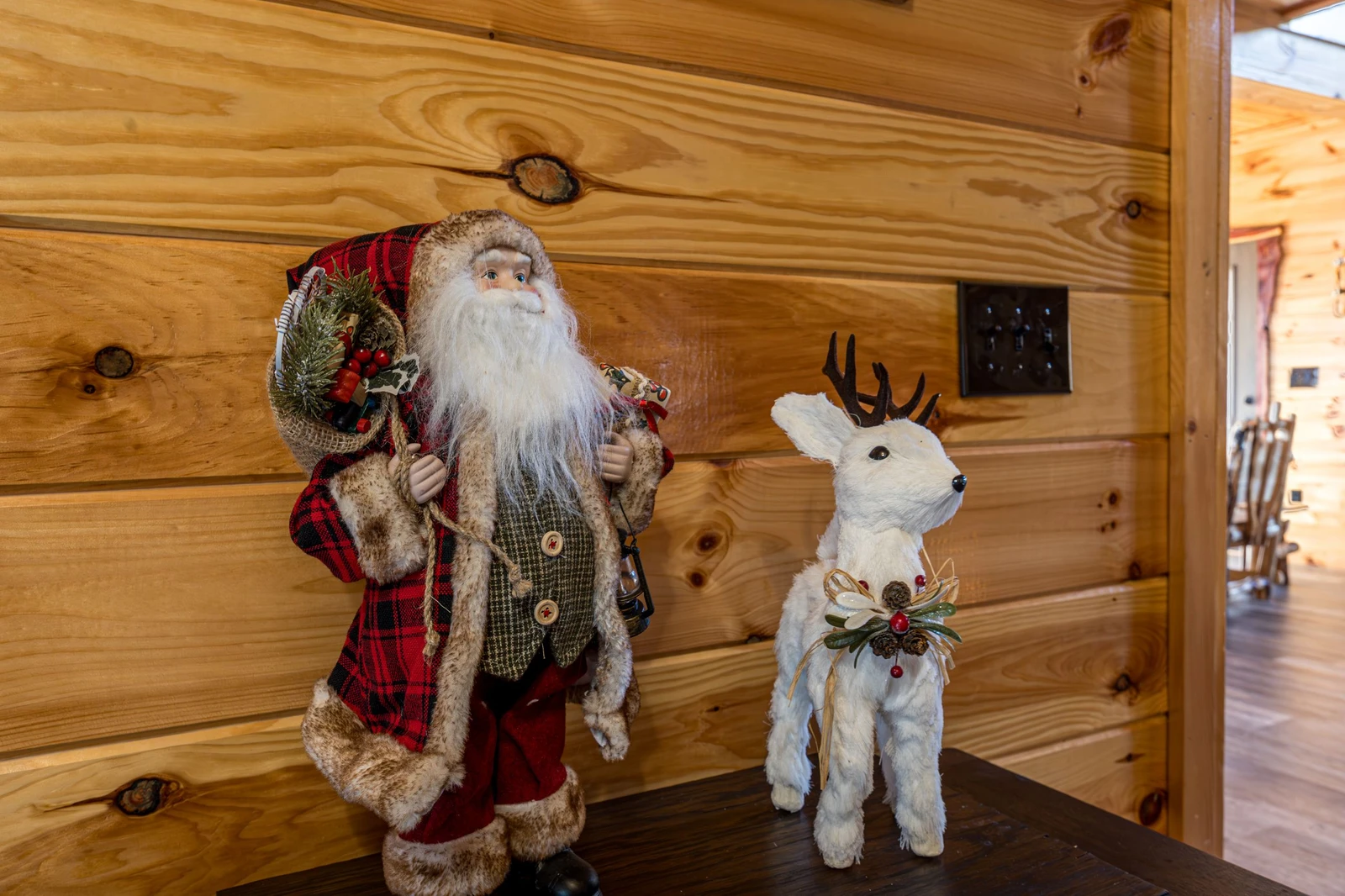 Emerse yourselves in a memorable cabin Christmas!
