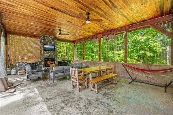 outdoor lounge