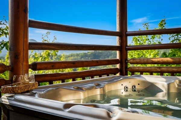 Hot Tub with breathtaking viewHot Tub with breathtaking view